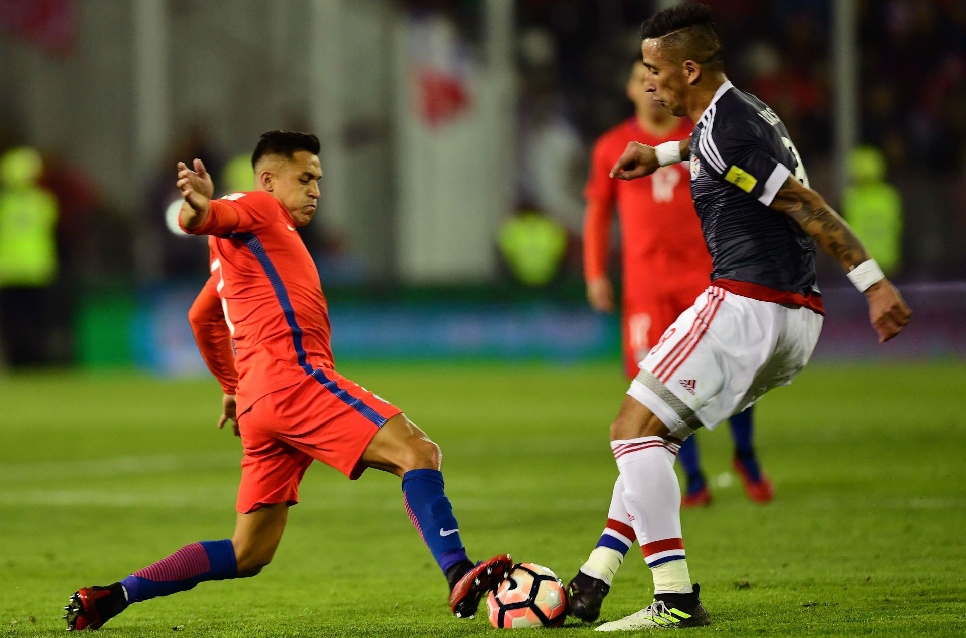310817 Lucas Barrios Alexis Sánchez Chile Paraguay JUST FOR BODY NOT COVER