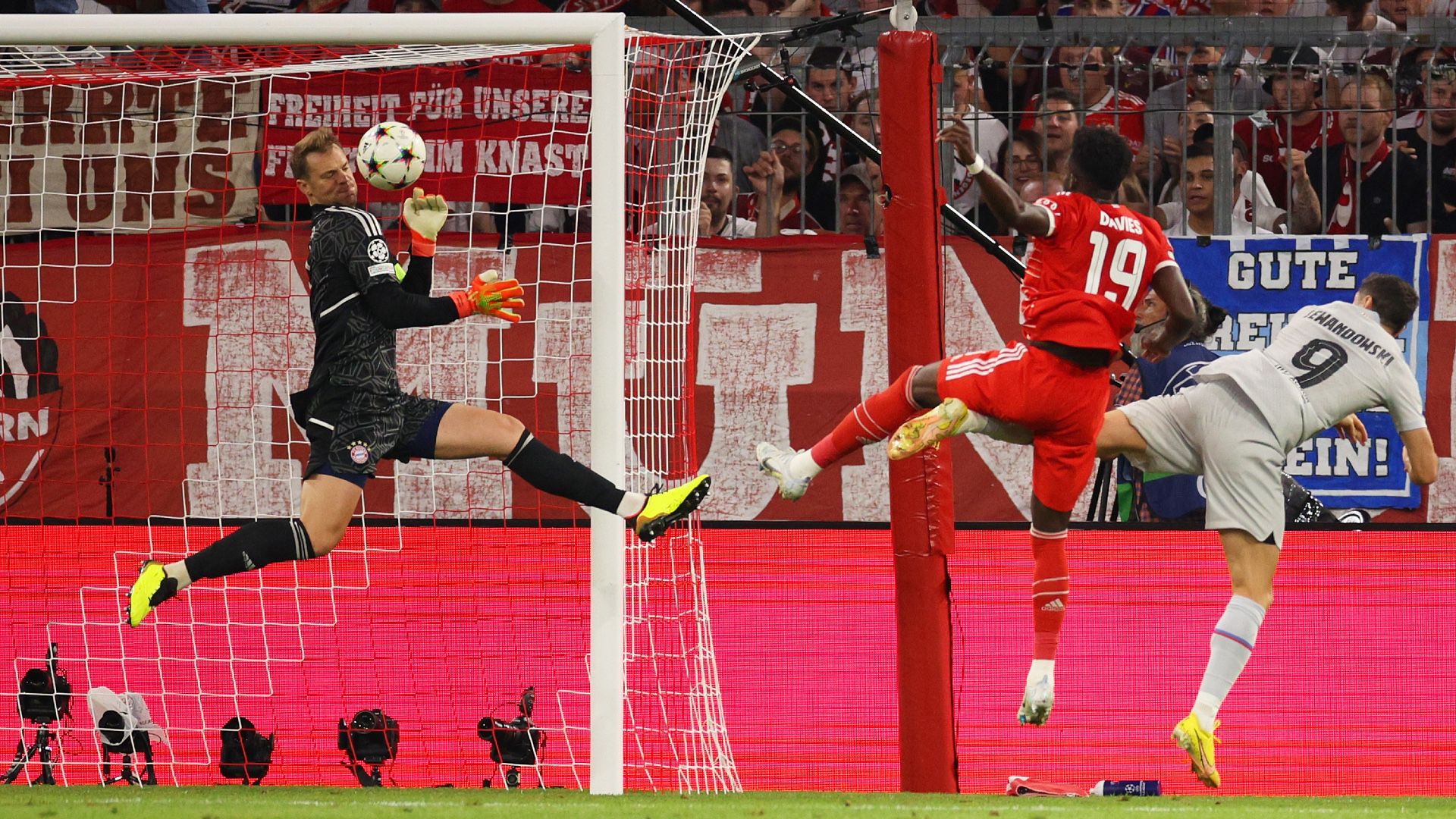 Manuel Neuer FC Bayern Barcelona 2022