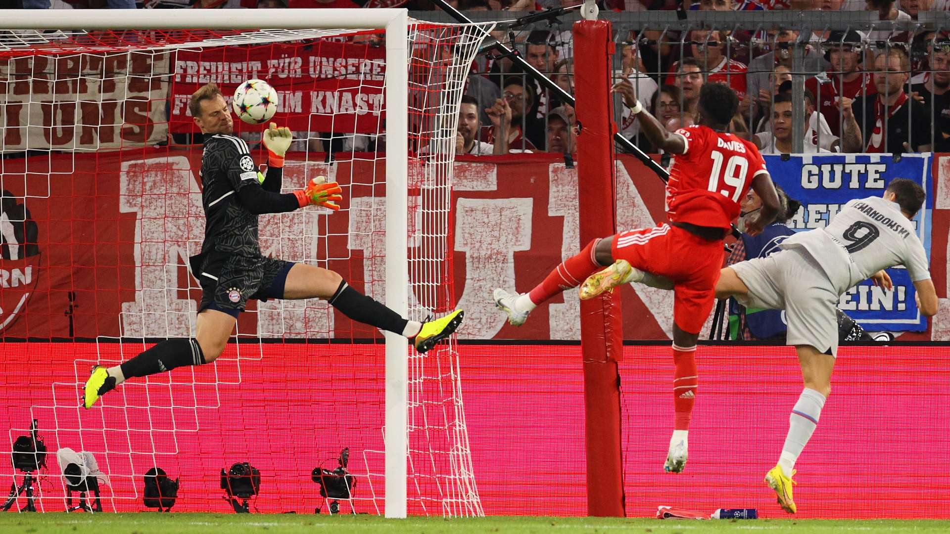 Manuel Neuer FC Bayern Barcelona 2022