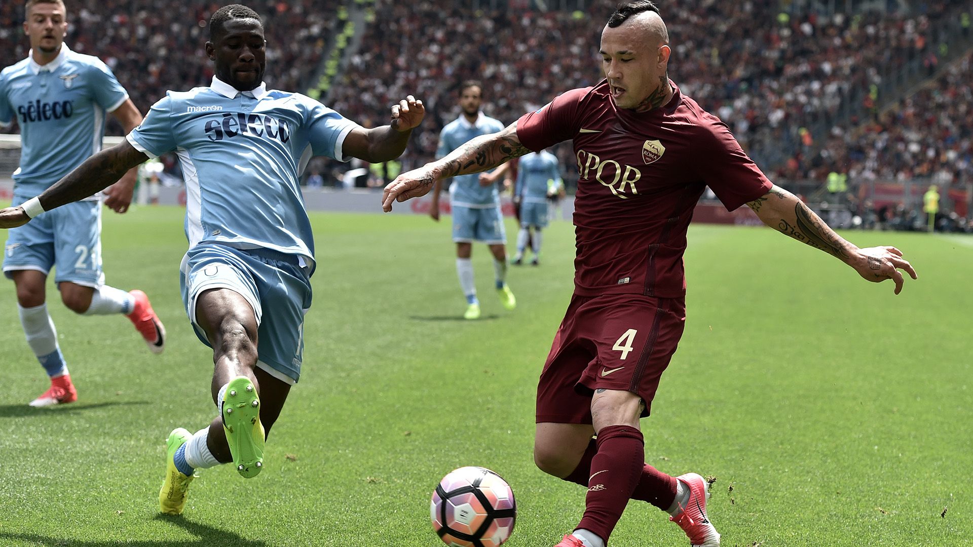 Bastos Nainggolan Roma Lazio Serie A