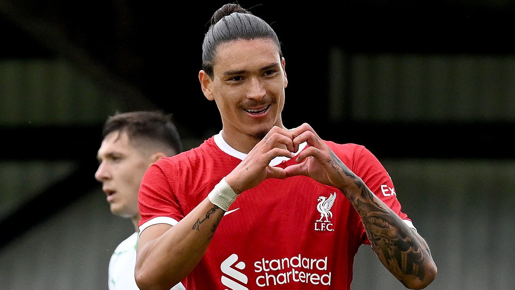 Darwin Nunez Liverpool love heart 2023