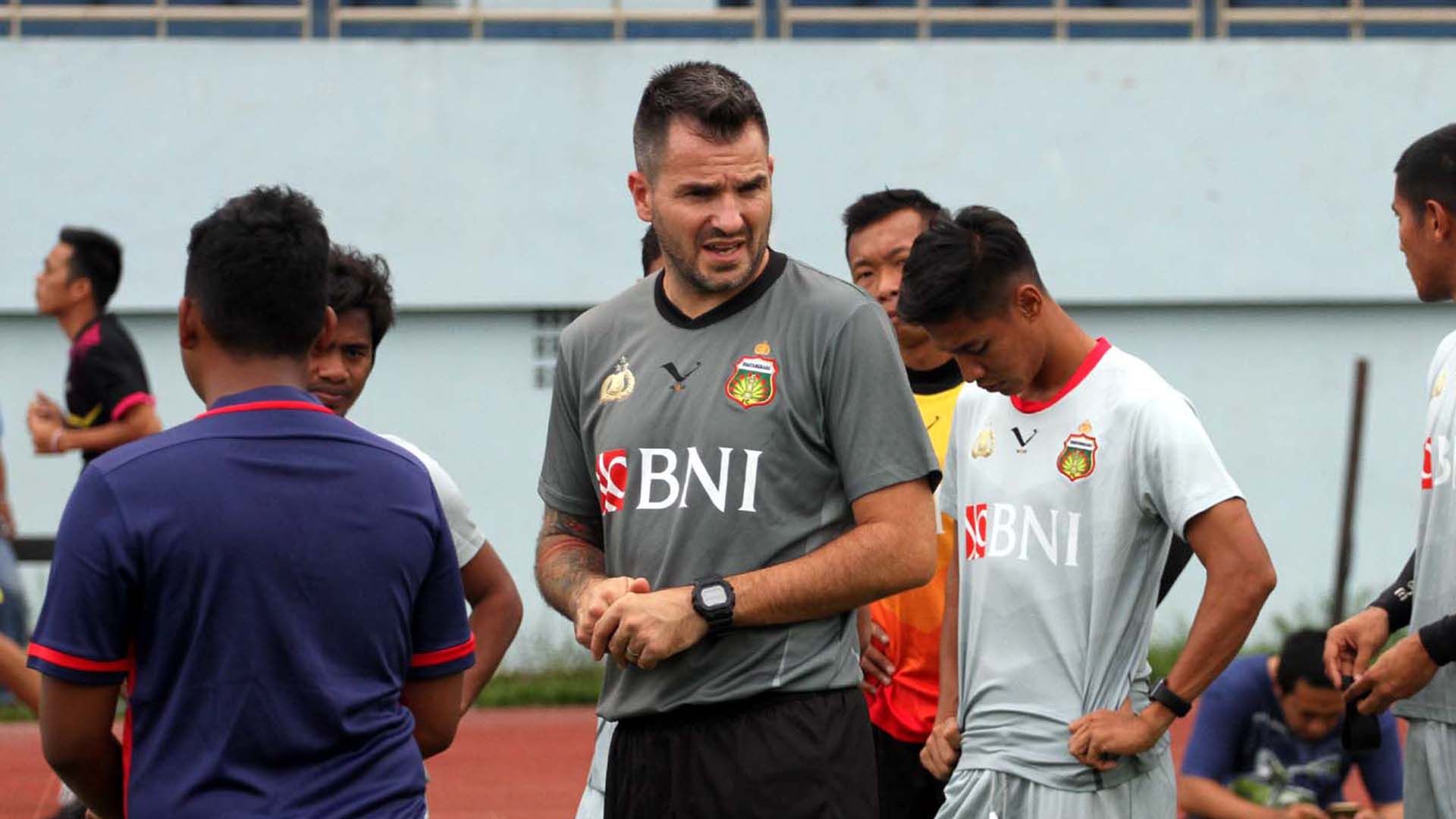 Simon McMenemy - Bhayangkara FC