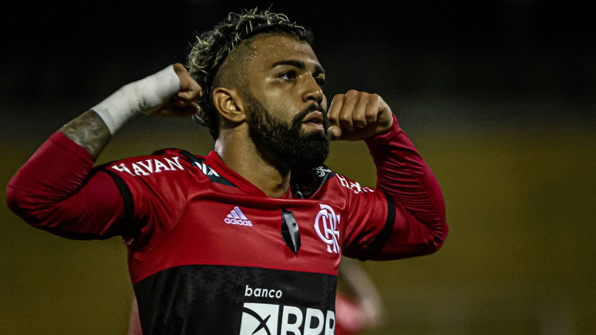 Gabigol comemora na partida contra o Audax-RJ