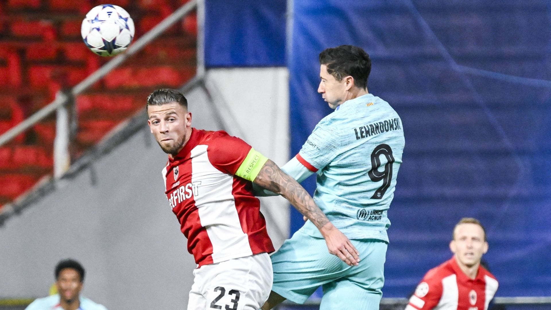 Lewandowski Amberes Barcelona 2023-24