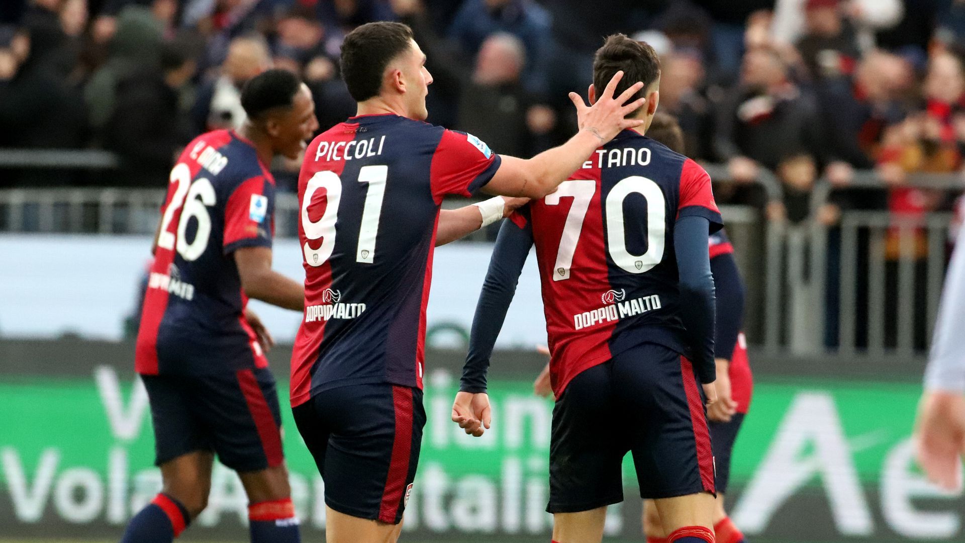 Cagliari players celebrating Cagliari Lecce Serie A