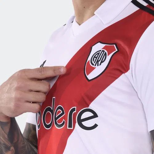 nueva camiseta titular river 22-23 12082022
