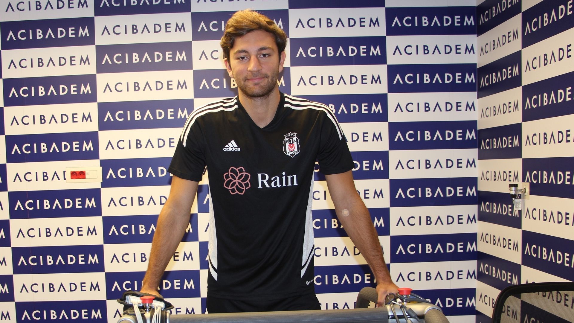 Emrecan Uzunhan Besiktas