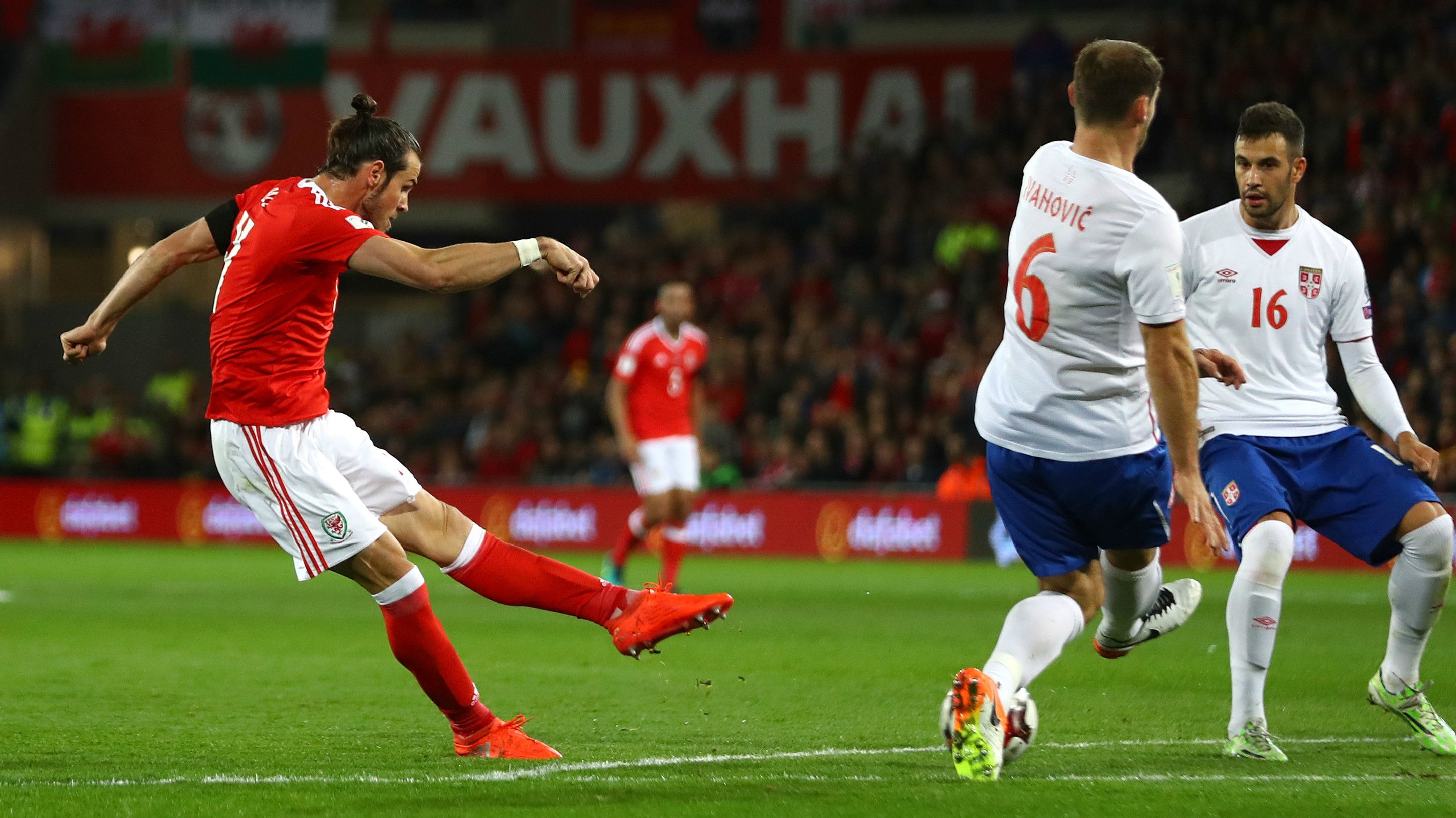 Gareth Bale Wales Serbia