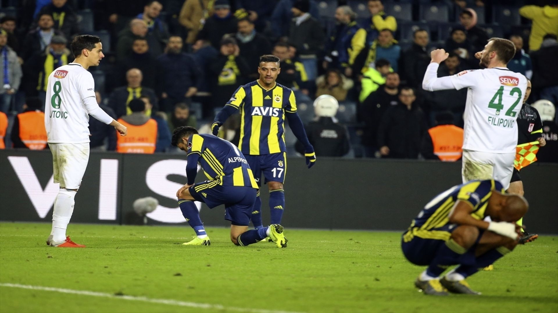 fenerbahcekonya_uzuntu_AA_19201080
