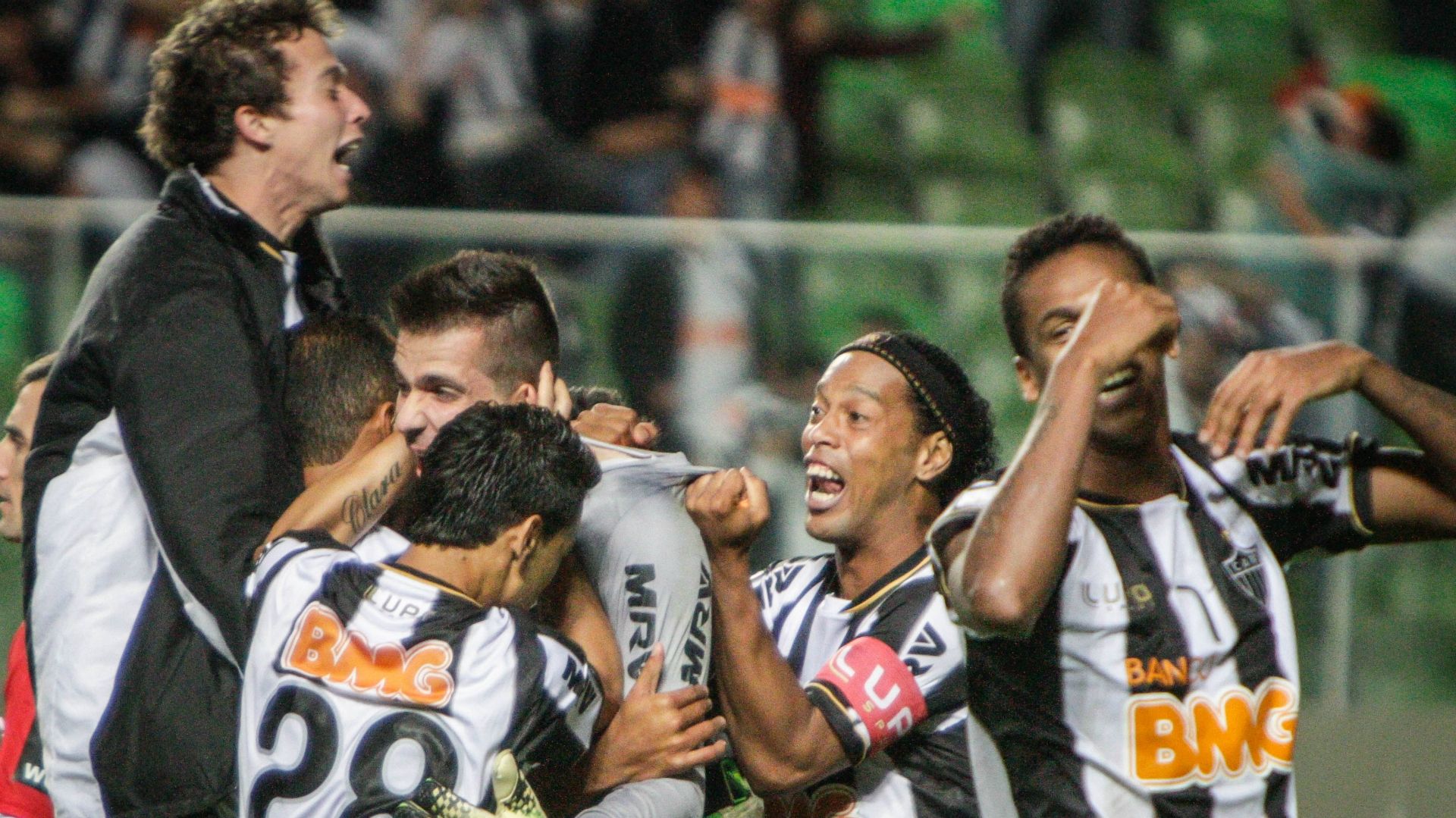 Victor Bernard Ronaldinho Jô Atlético-MG Newell's Old Boys Copa Libertadores 10072013