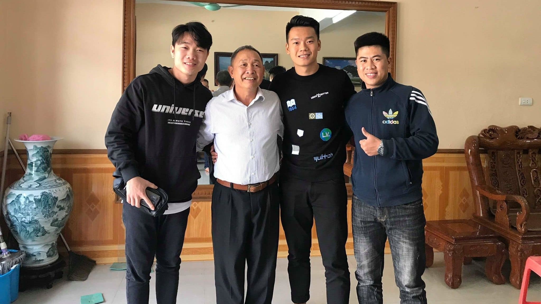Nguyen Thanh Chung, Luong Xuan Truong & his former teacher in Tuyen Quang province