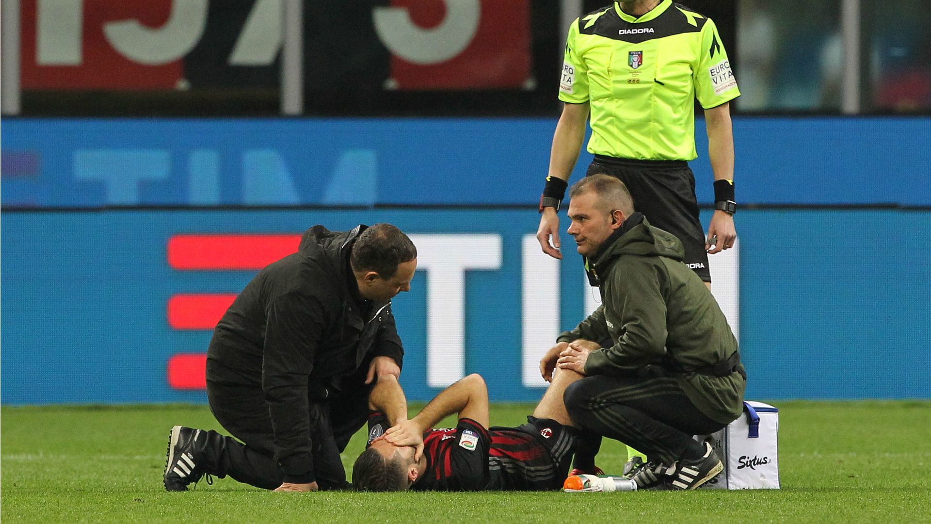 Andrea Bertolacci injured Milan Genoa Serie A 18032017