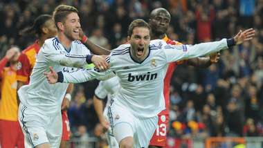 Sergio Ramos Higuain Real Madrid