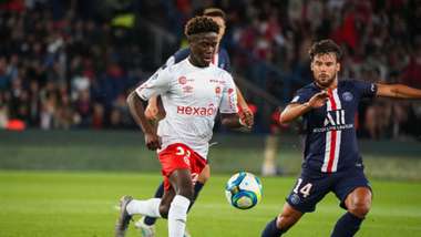 Nathanael Mbuku Juan Bernat PSG Reims Ligue 1