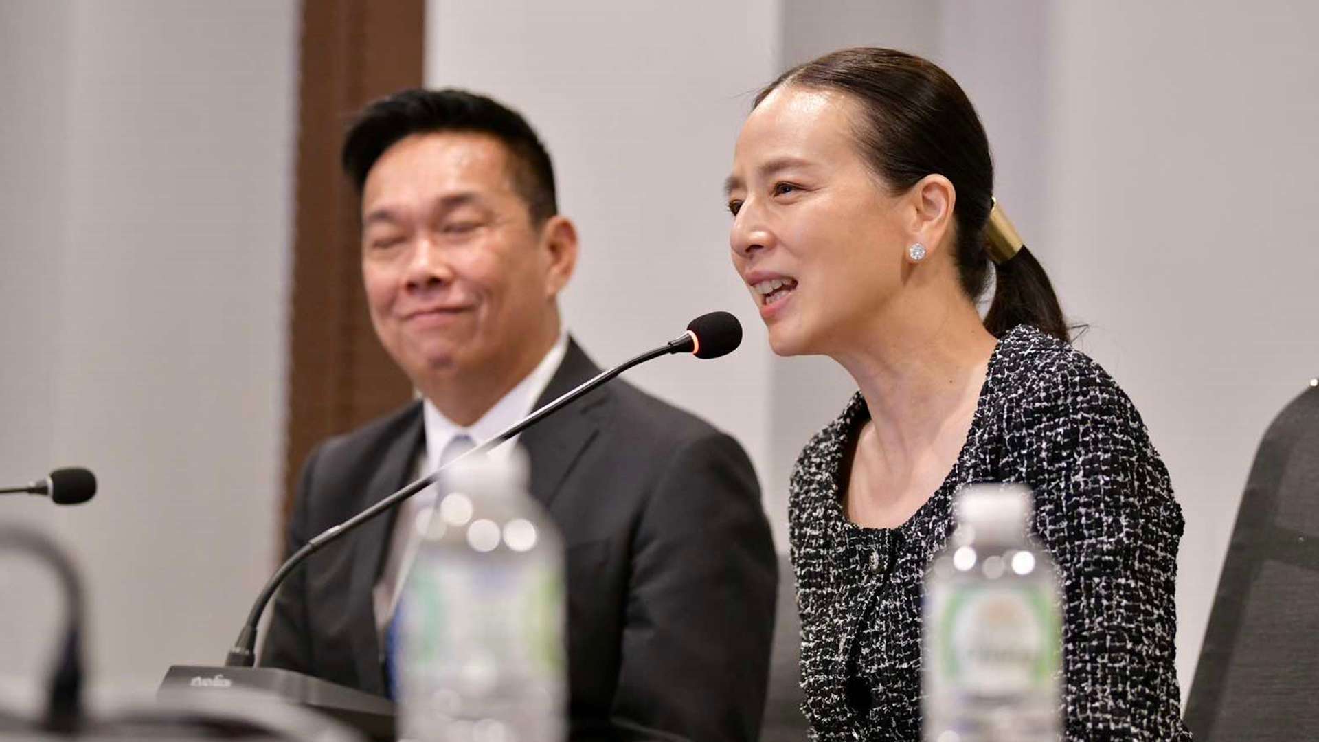 นวลพรรณ ล่ำซำ