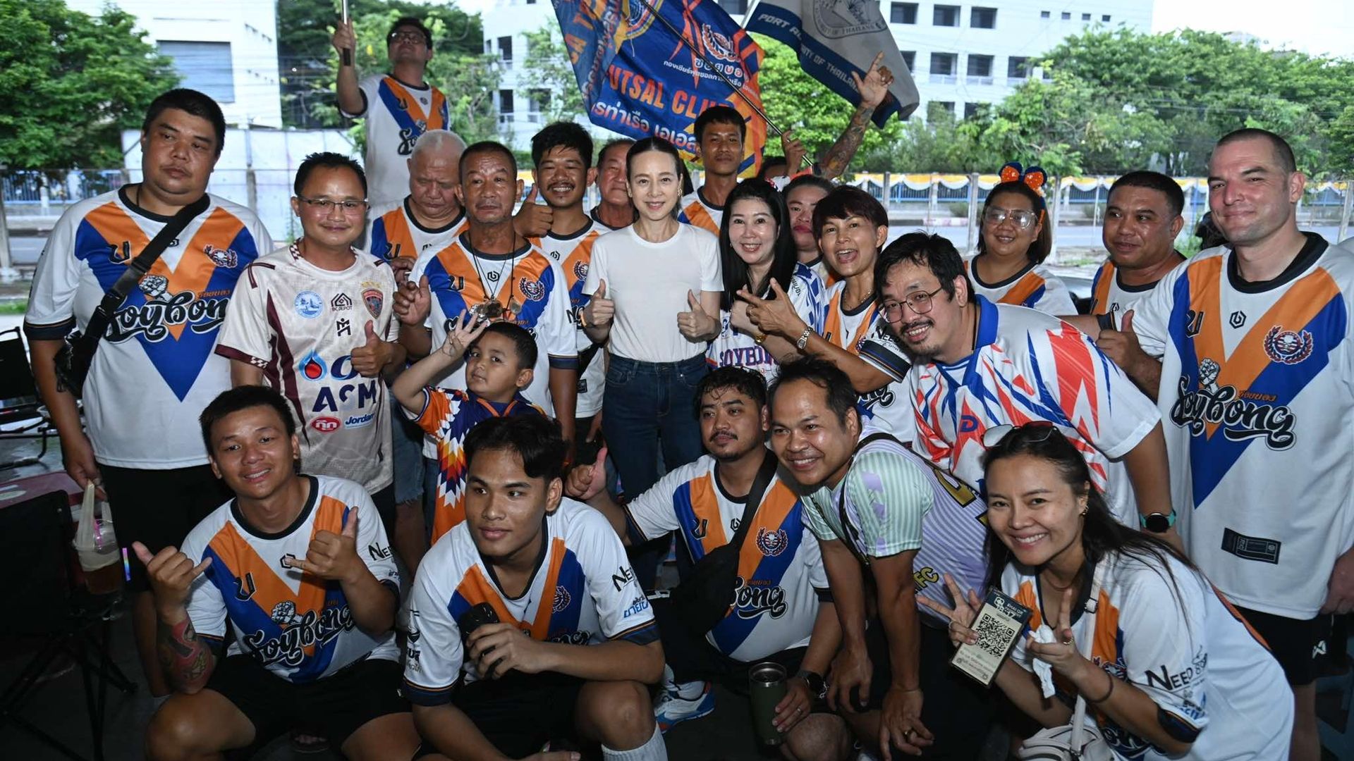 นวลพรรณ ล่ำซำ