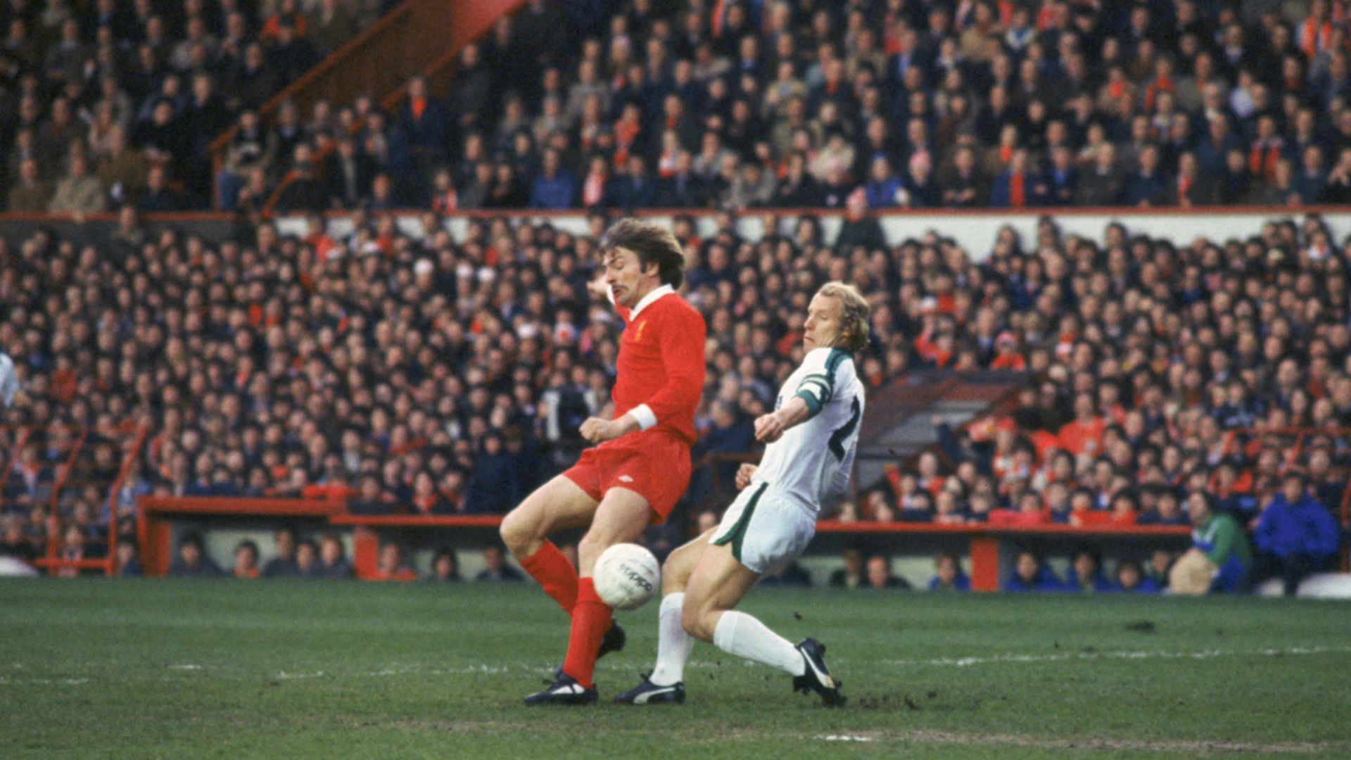 Steve Heighway Berti Vogts - liverpool 3 borussia m'gladbach 1 - european cup final 1977