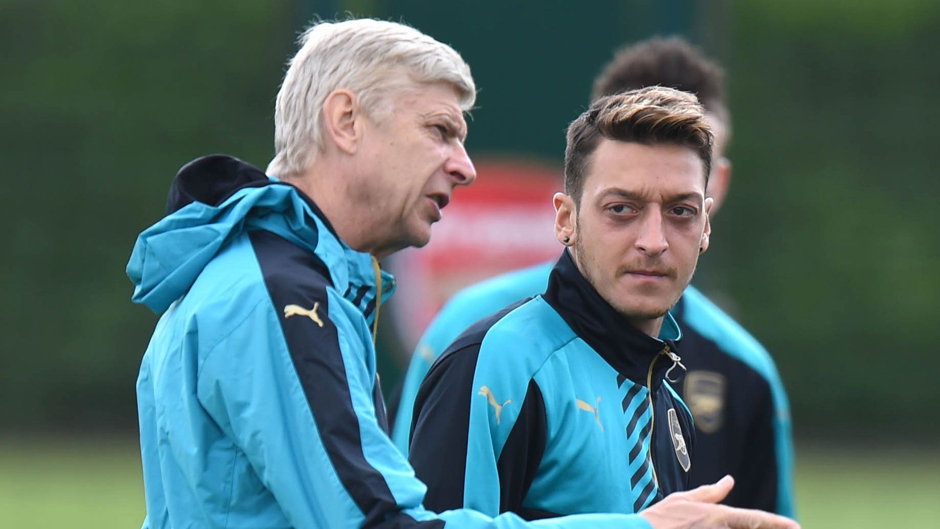 Arsene Wenger, Mesut Özil 09282015
