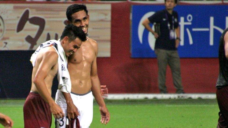 ธีราทร บุญมาทัน - ธีรศิลป์ แดงดา