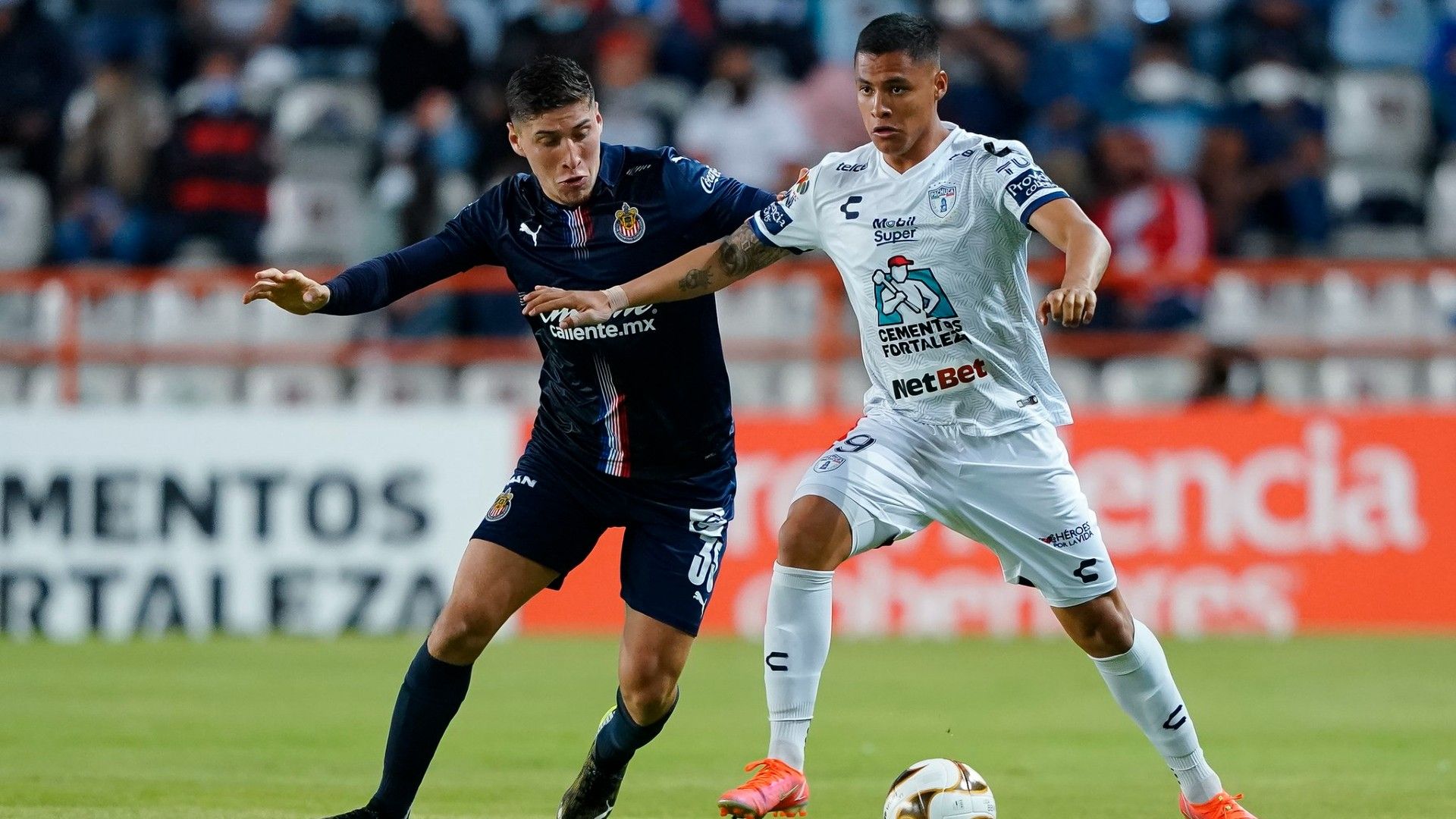 Pachuca Chivas Erick Sánchez Luis Olivas