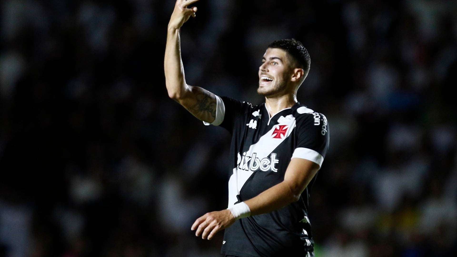 Pedro Raul, atacante do Vasco da Gama, em partida da Copa do Brasil 2023