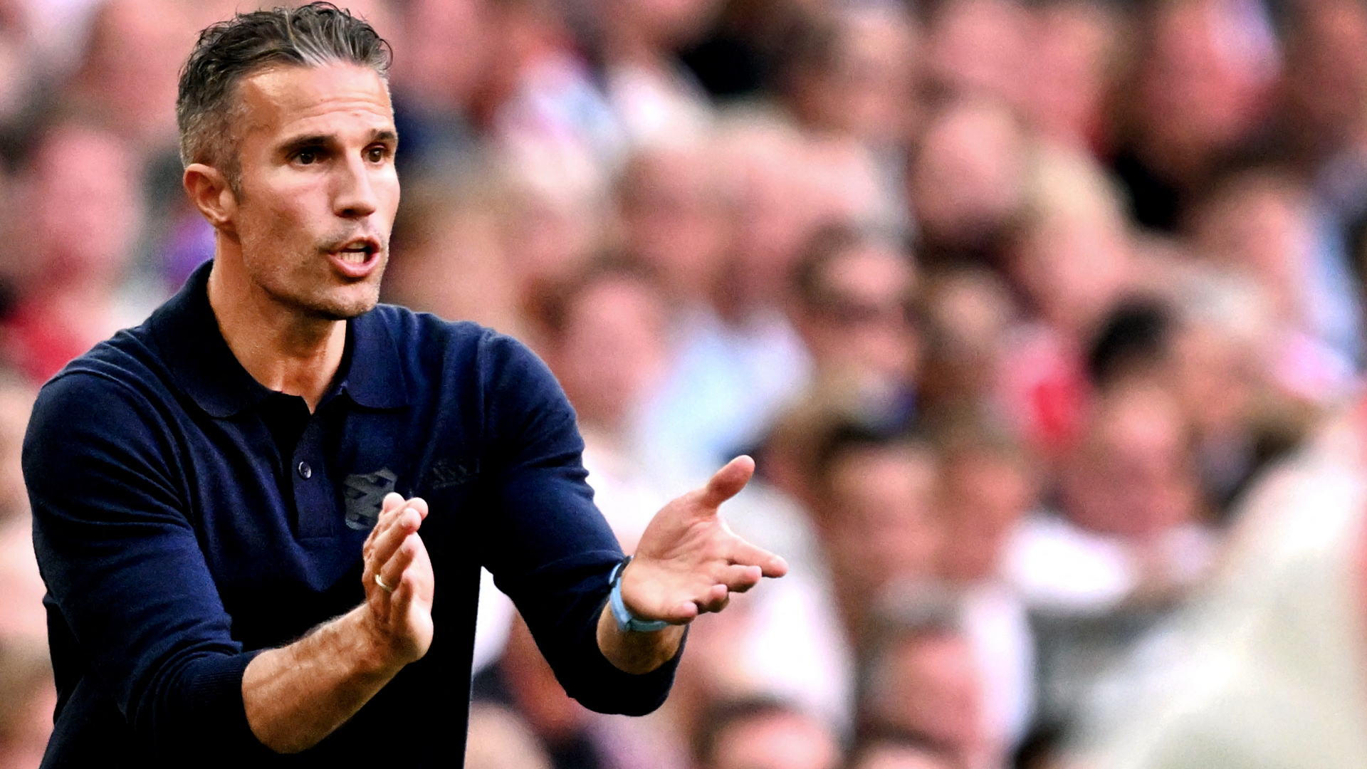 What would Arsene Wenger & Sir Alex Ferguson say? Ex-Arsenal & Man Utd striker Robin van Persie breaks club record for worst defeat as Heerenveen concede NINE against AZ | Goal.com