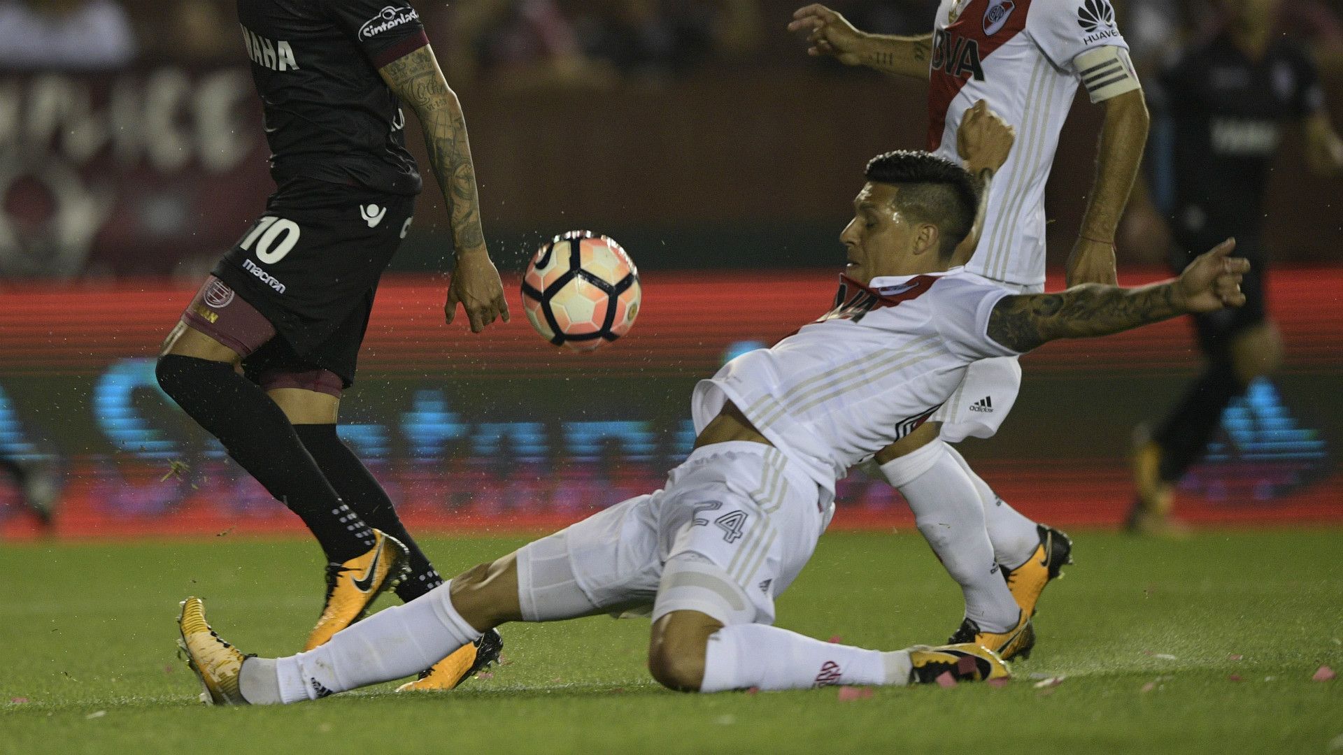 Enzo Perez Lanus River Semifinal Copa Libertadores 31102017