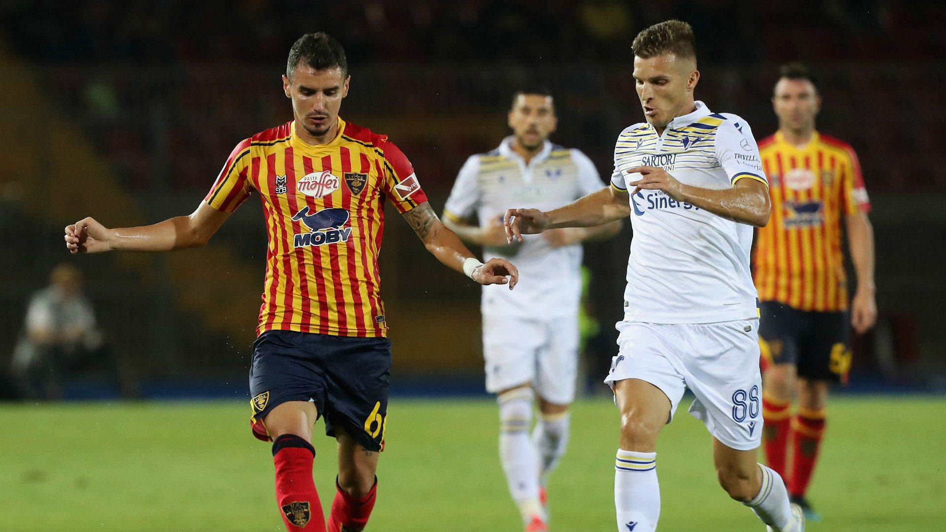 Romario Benzar Darko Lazovic Lecce Verona