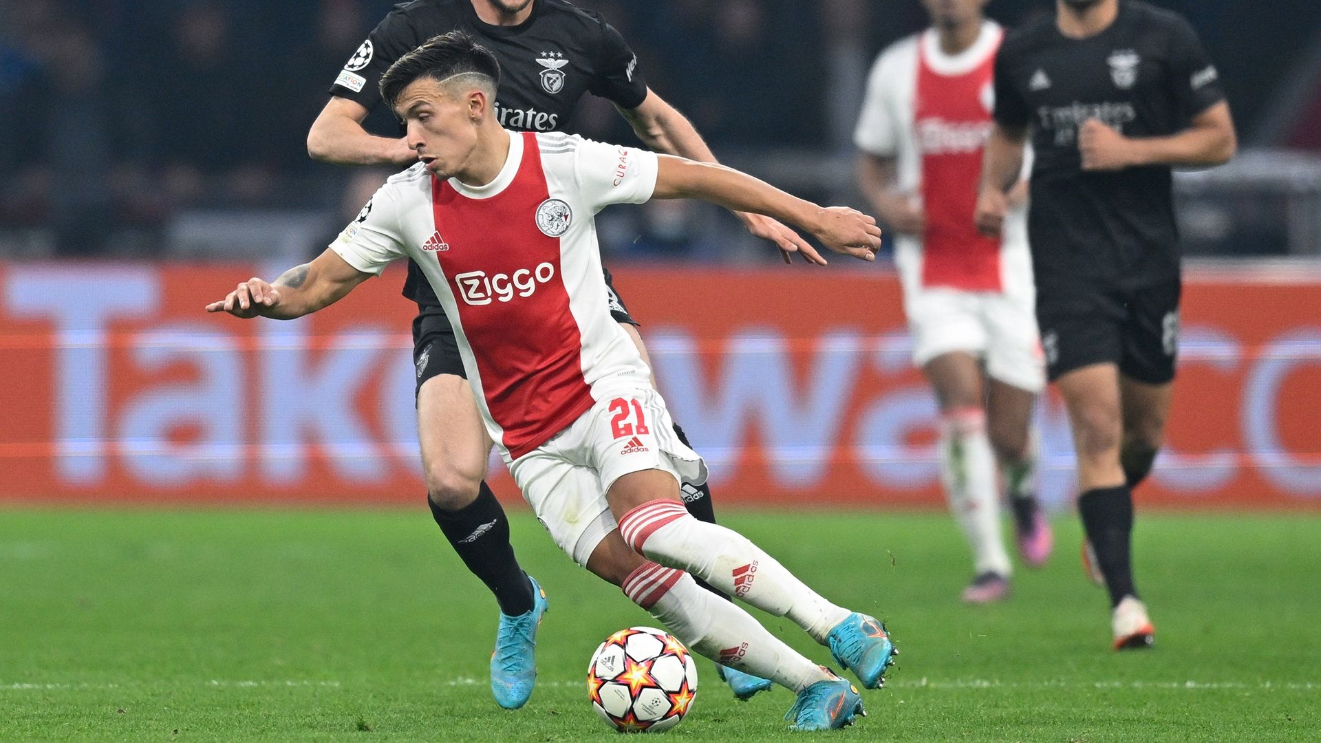 Lisandro Martinez Ajax Benfica 2021-22