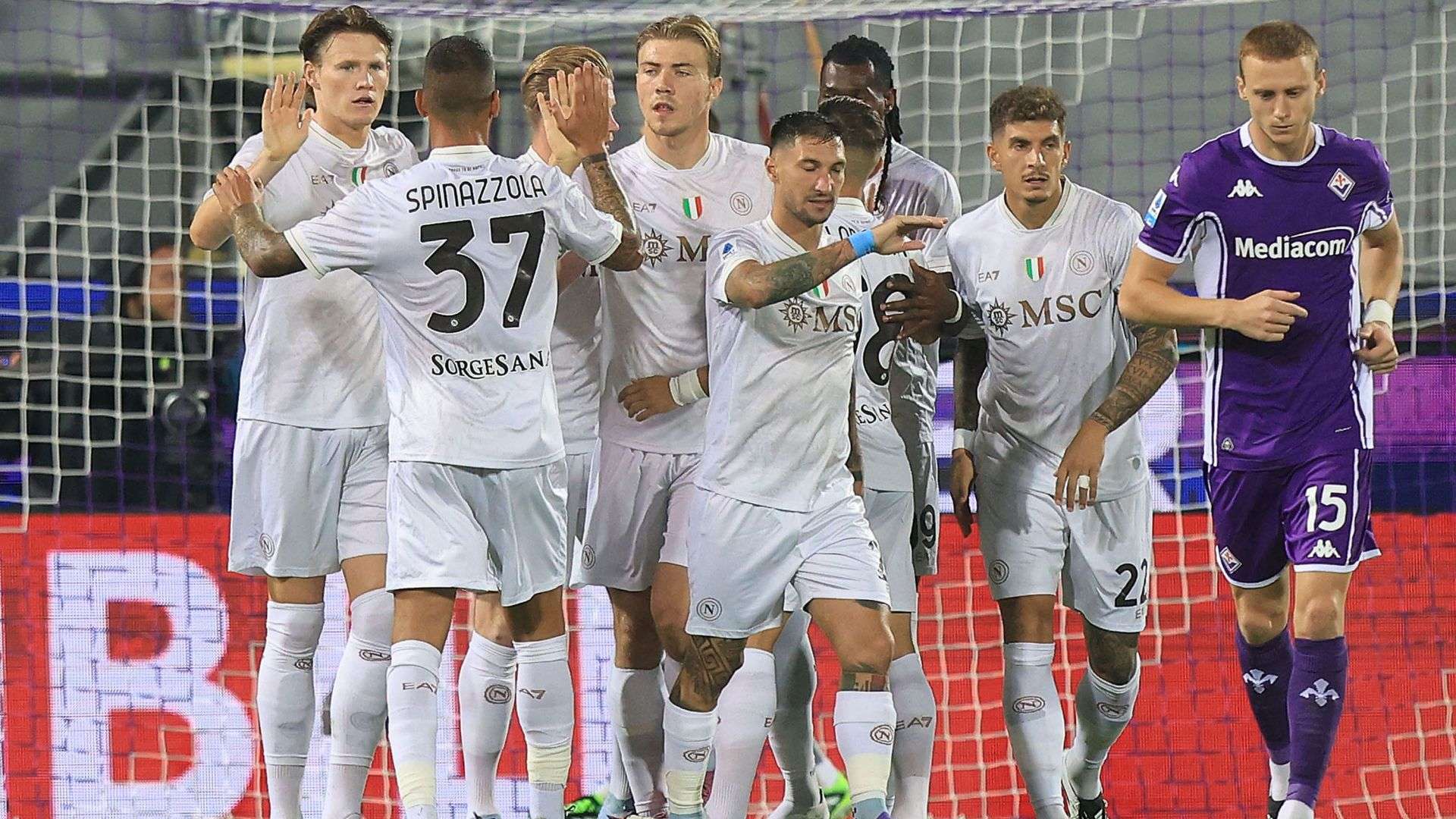 Napoli players celebrating Fiorentina Napoli Serie A