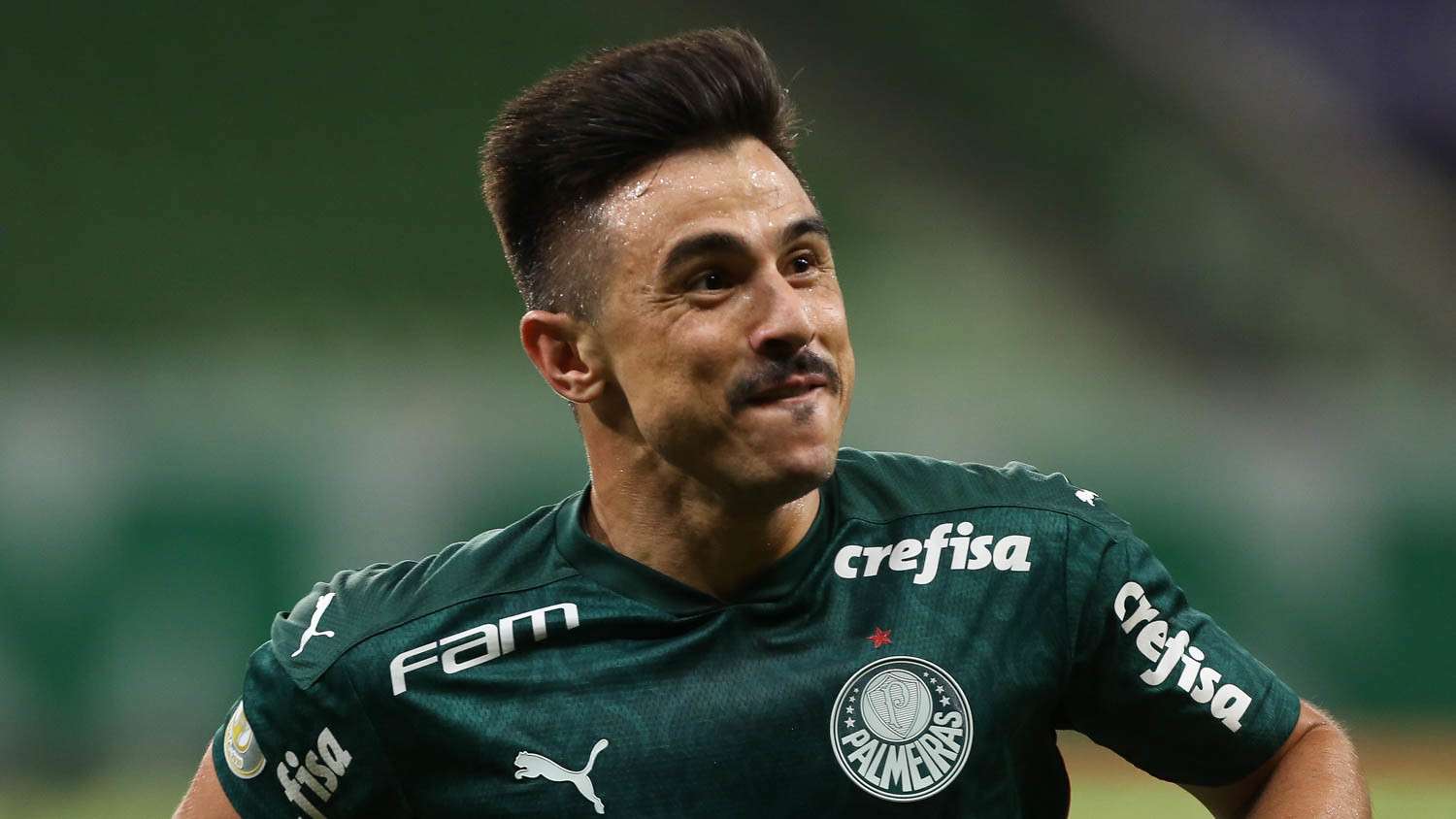 Willian comemora gol na vitória do Palmeiras