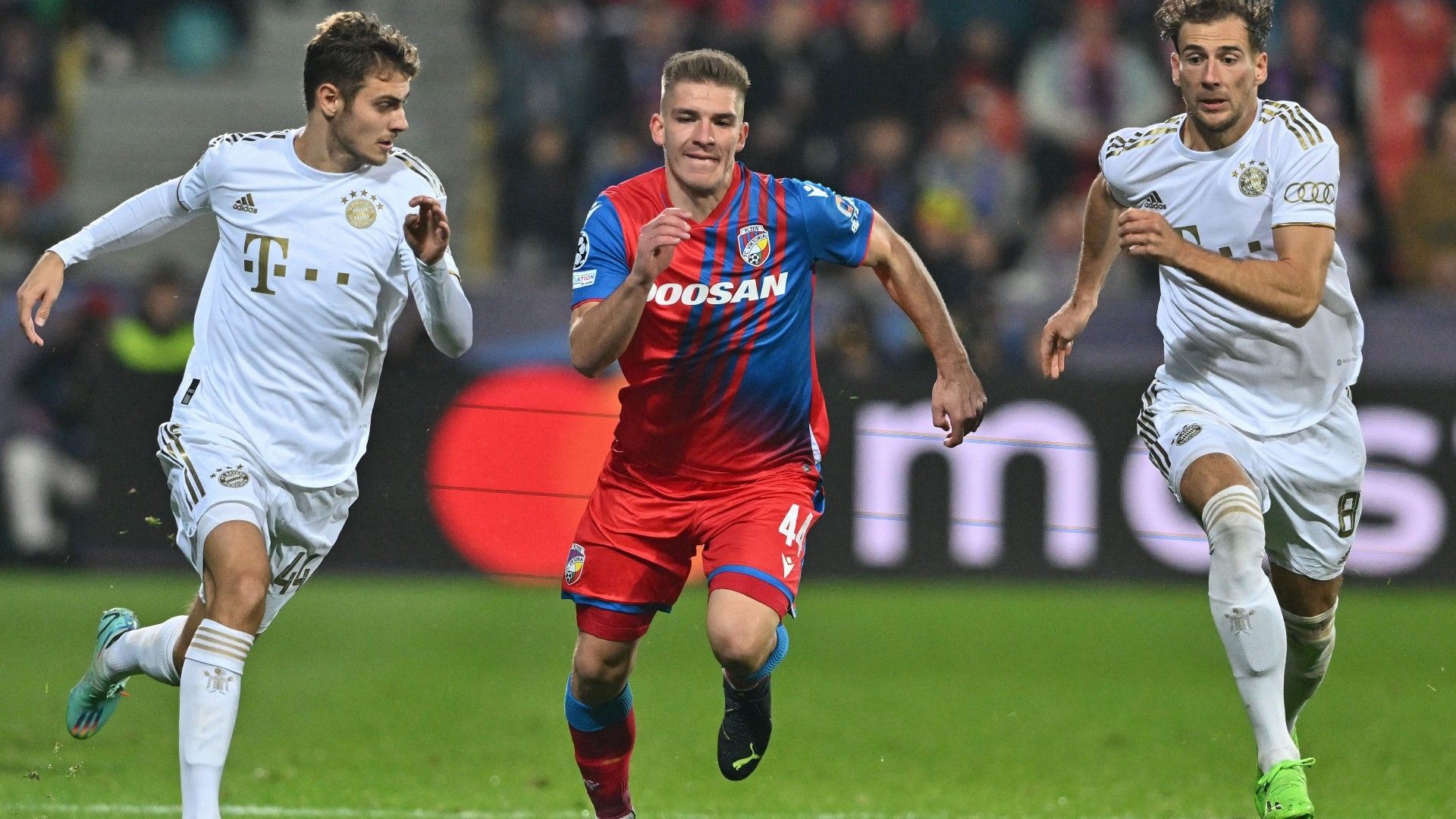 Josip Stanisic FC Bayern Champions League 12102022