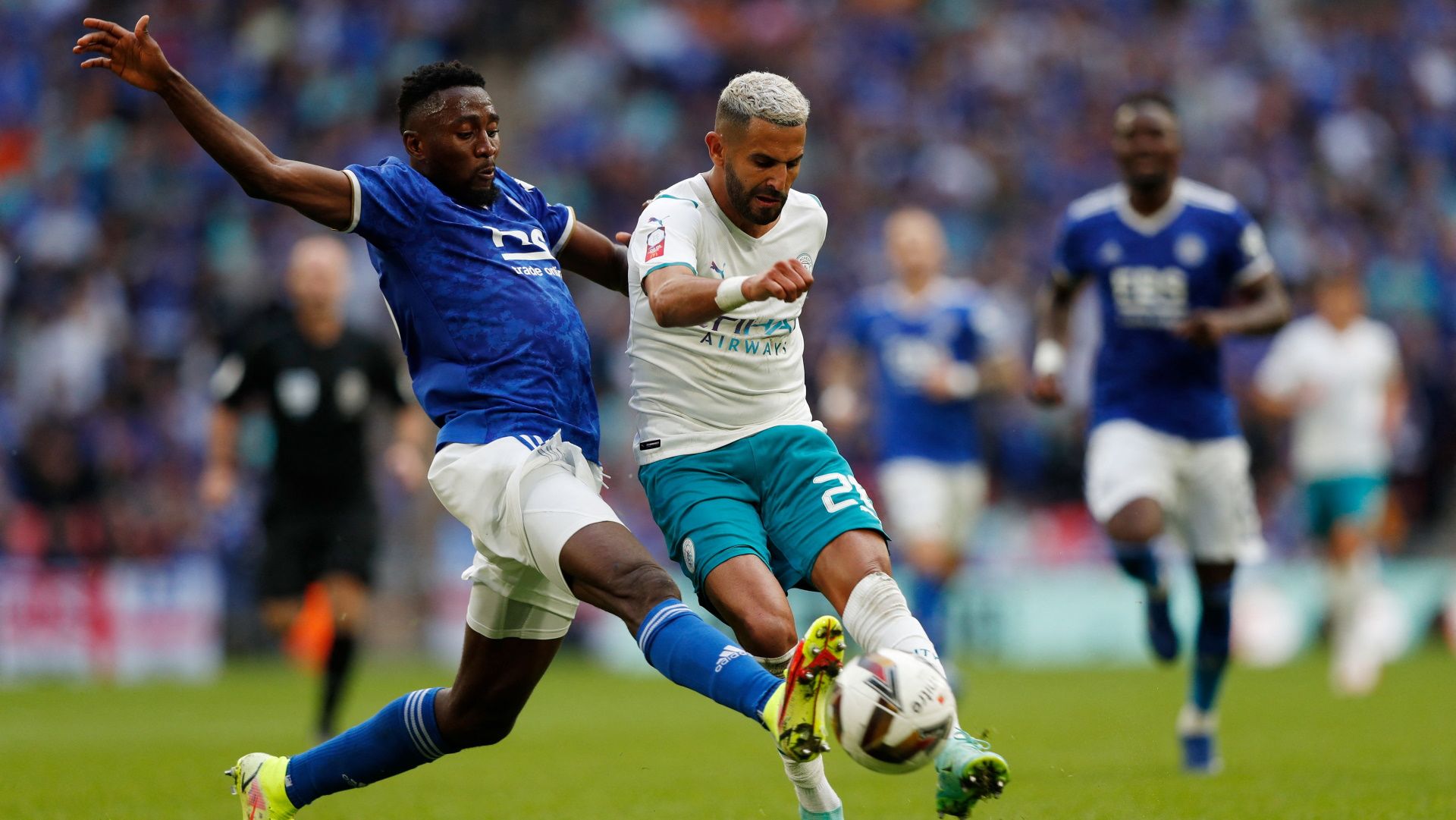 Wilfred Ndidi of Leicester City, Man City's Riyad Mahrez