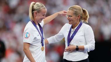 Beth Mead x Sarina Wiegman England 2022-23