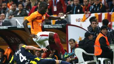 Badou Ndiaye Galatasaray Fenerbahce 10222017