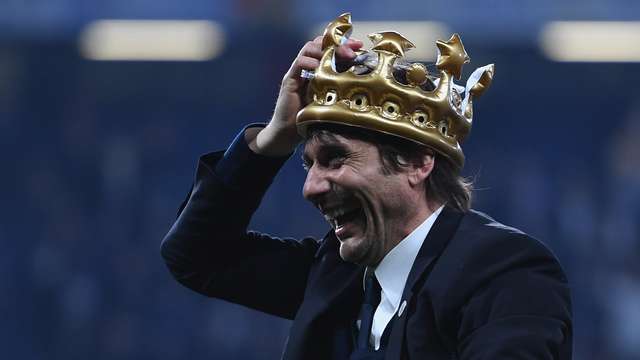 Antonio Conte crown Chelsea Premier League 2016-17