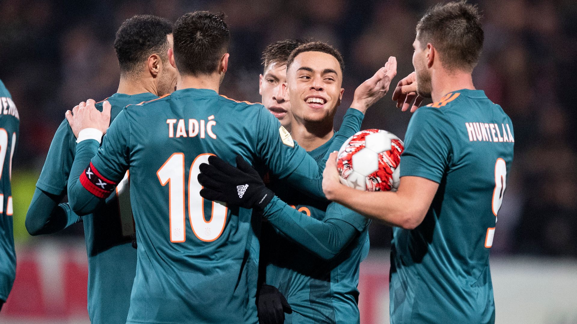 Sergino Dest Ajax 12182019