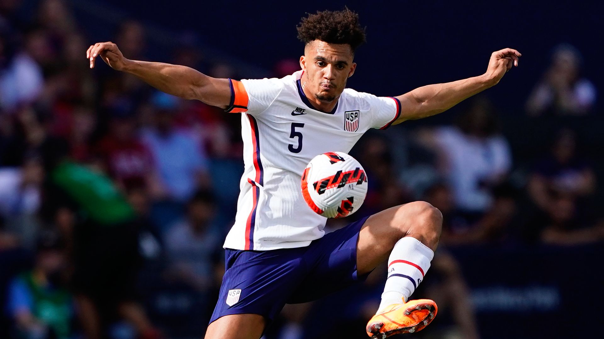 Antonee Robinson USMNT 2022