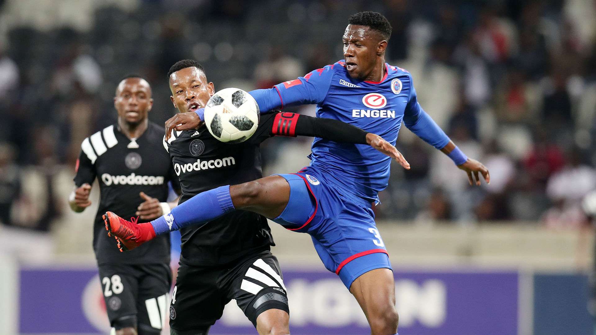 Evans Rusike of Supersport United challenges Happy Jele of Orlando Pirates, April 2018