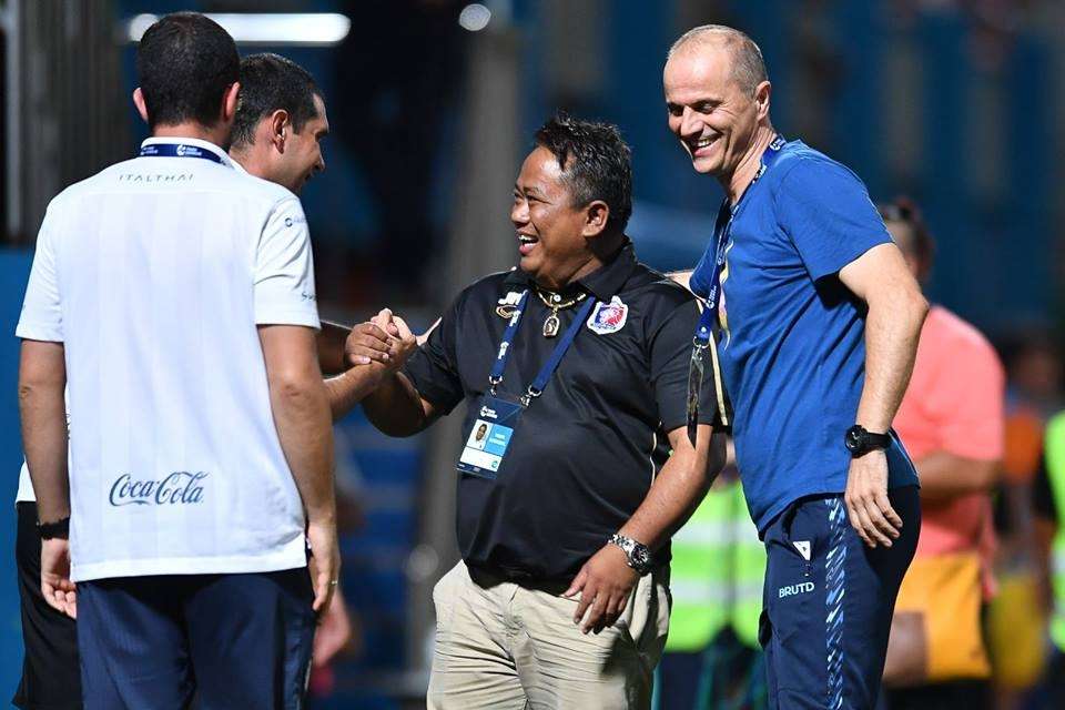 จเด็จ มีลาภ