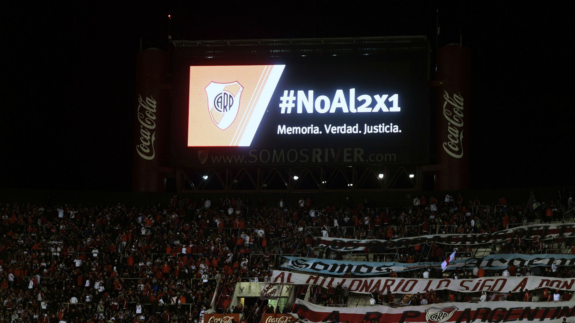 Pantalla gigante River Memoria No al 2 x 1 10052017