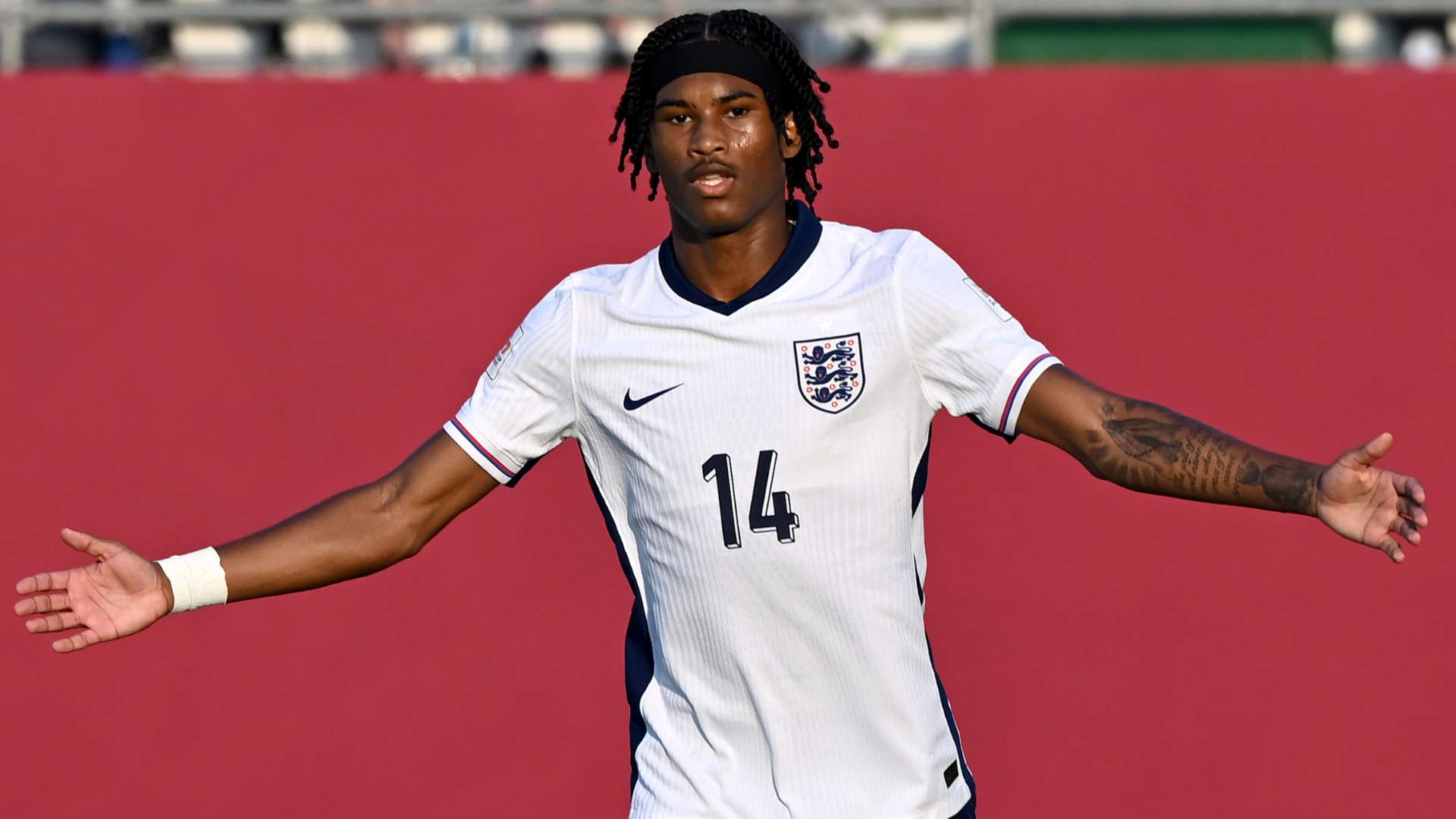 Reigan Heskey misses golden chance for hat-trick as England beat Egypt and cruise into round of 32 at Under-17 World Cup | Goal.com English Oman