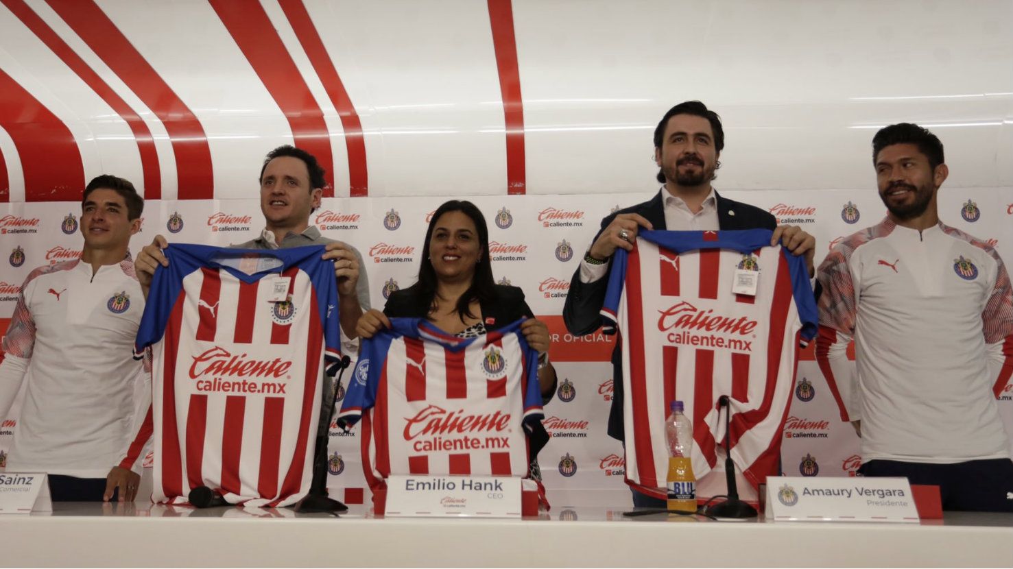 Presentación uniforme Chivas Apertura 2019 120719