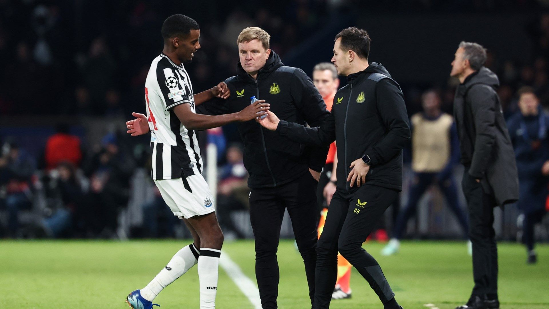 Eddie Howe Alexander Isak Newcastle