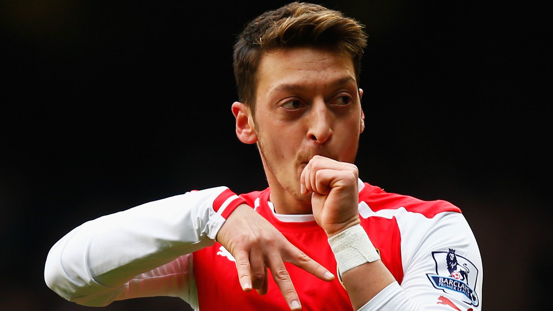 Mesut Ozil Arsenal Tottenham 2015