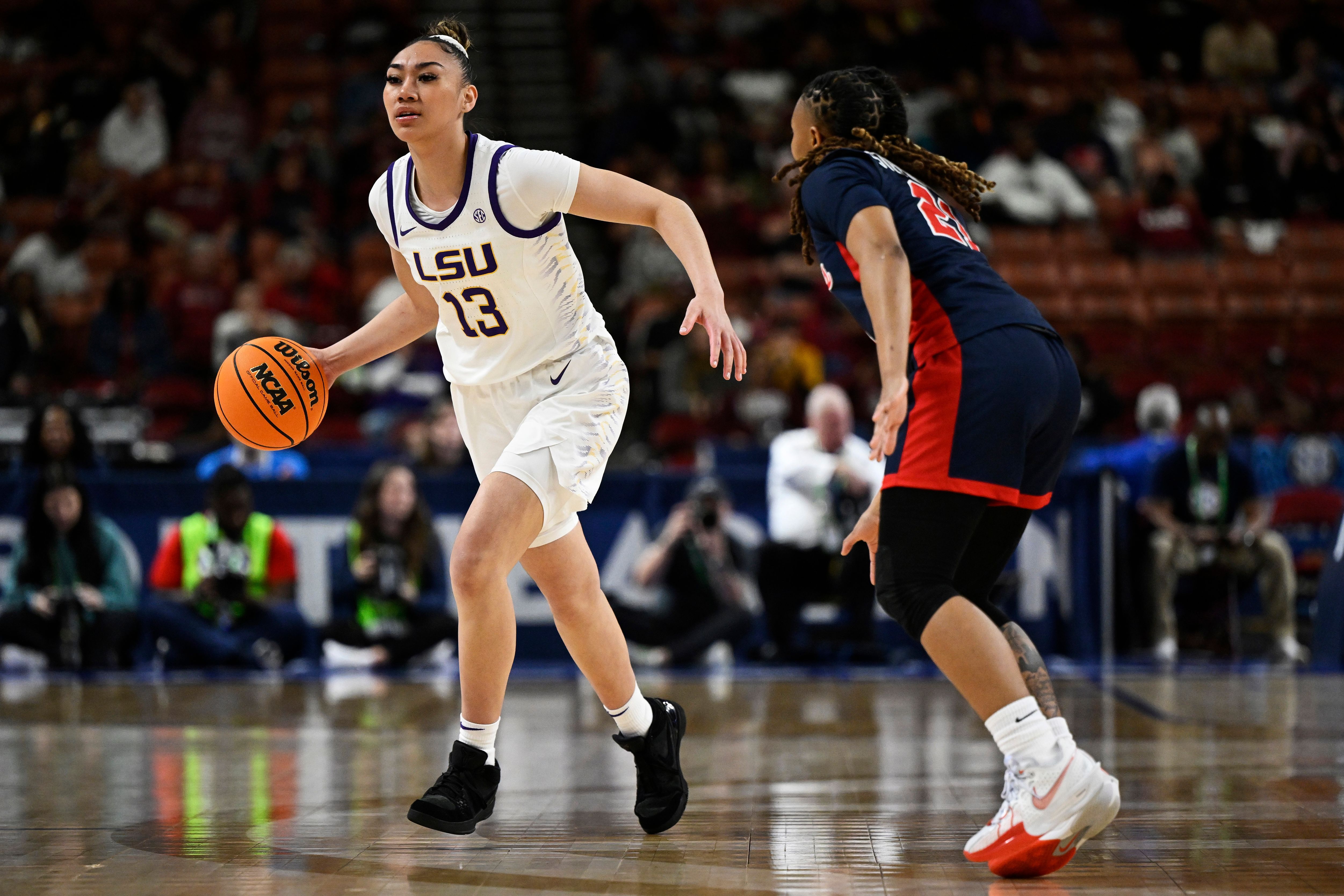 Last-Tear Poa LSU Lady Tigers