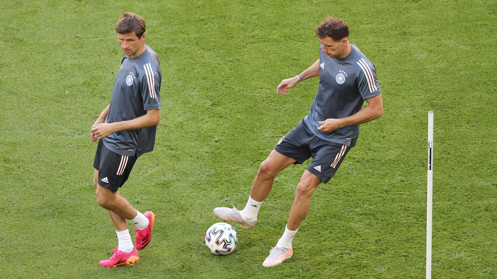 Deutschland Thomas Müller Leon Goretzka 0621