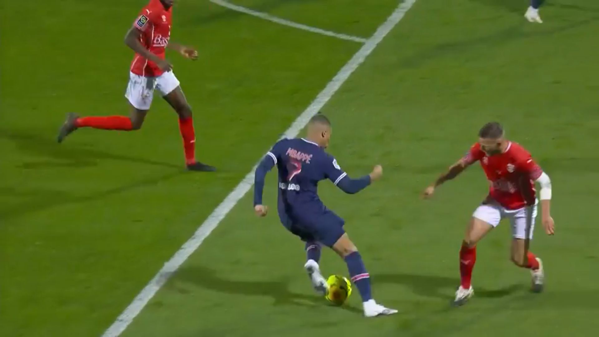 ONLY GERMANY Kylian Mbappe PSG Nimes Ligue 1