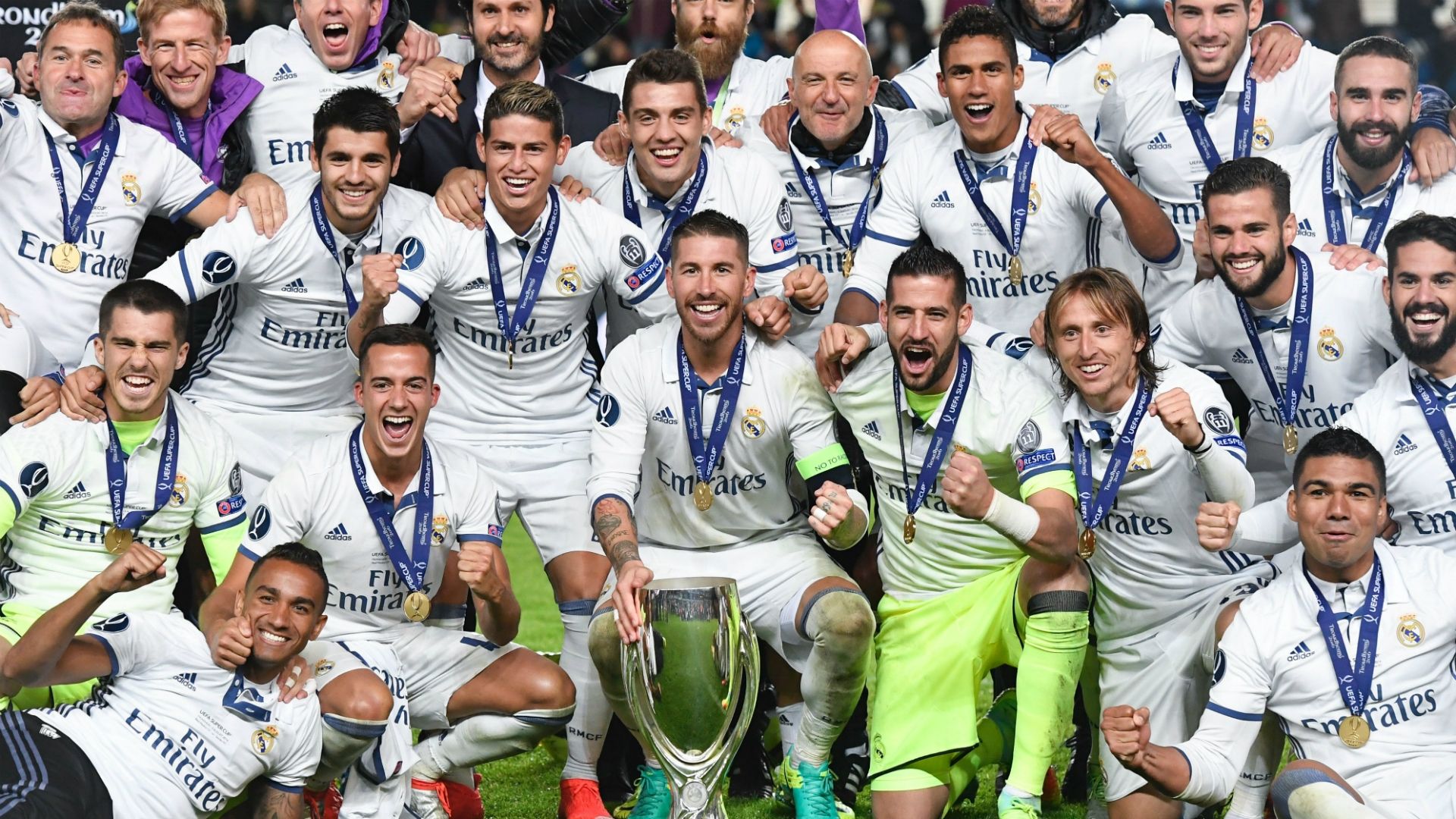 Ronaldo celebrates Real Madrid's UEFA Super Cup win | Goal.com US