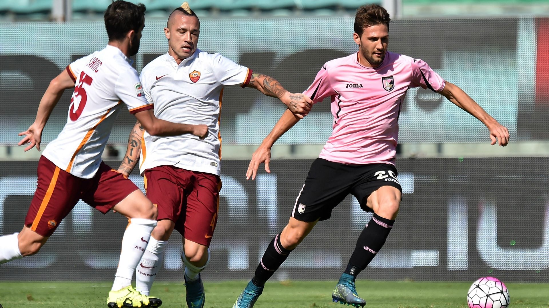 Franco Vazquez Radja Nainggolan Palermo Roma